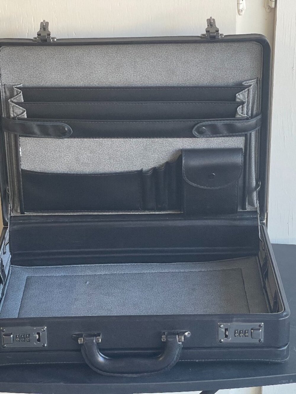 Vintage Black Hardcase Briefcase & Attaché Suitcase